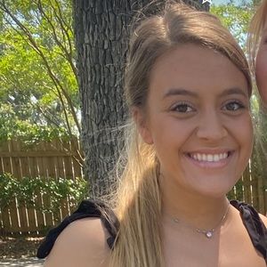 Meet your Posher, Amelie